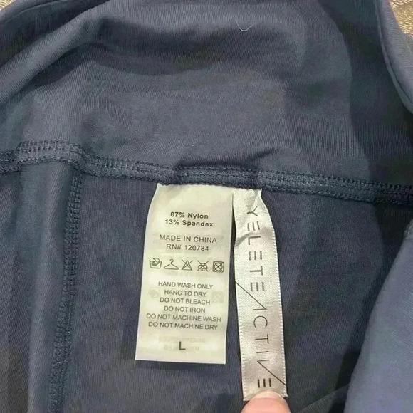 NWT Yelete Active Flare Pants Large Dark Gray - Picture 3 of 5